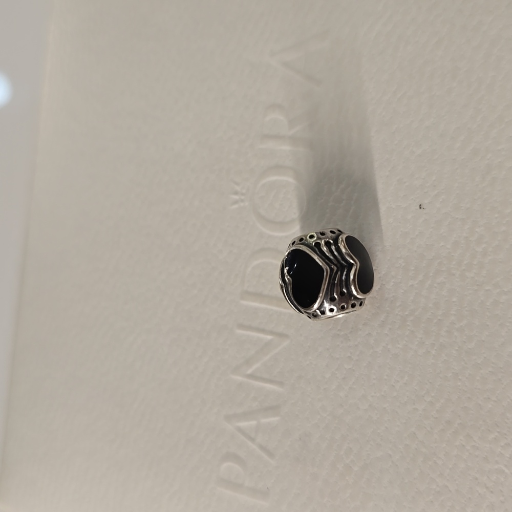 Authentic Pandora Charm - Picture 4 of 4